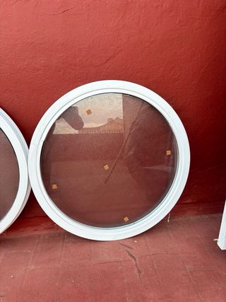 Ventanas de aluminio y cristal esmerilado
