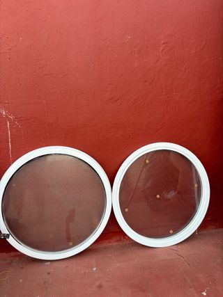 Ventanas de aluminio y cristal esmerilado