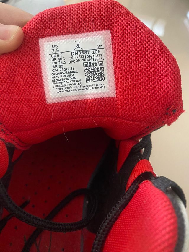 Air Jordan Max Aura 4