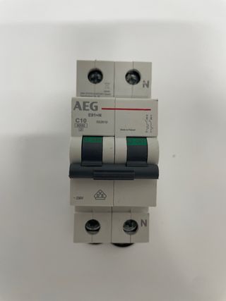 Interruptor magneto termico AEG