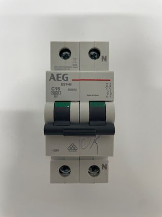 Interruptor magneto térmico AEG