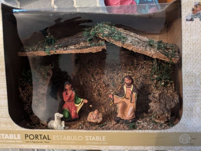 Portal del belén de corcho