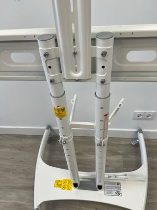 Soporte TV con ruedas