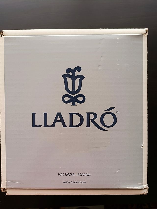 Lladró "Ropita para el niño" en su caja original