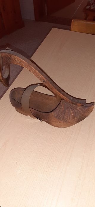 Soprammobile scarpa olandesina 