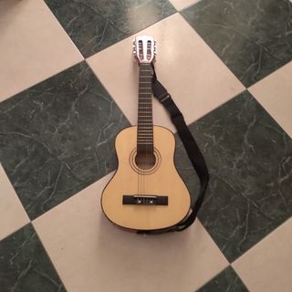 Guitarra pequeña