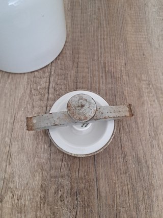 Antiguo contenedor STAATUCHH Ku-2porcelana Berlín