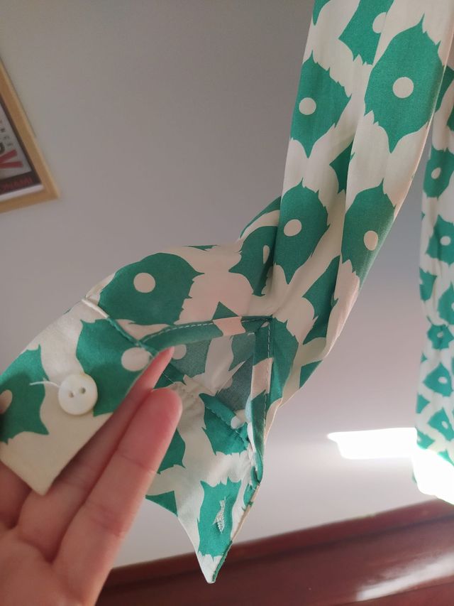 Vestido corto  verde y blanco talla S camisero