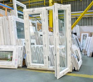 Cambio, renovación, suministro de ventanas.