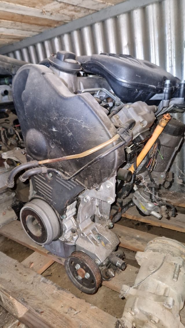 Motor seat ibiza y carretilla linde.