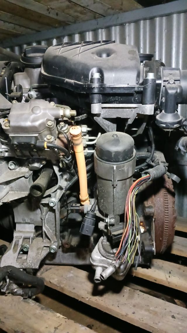 Motor seat ibiza y carretilla linde.