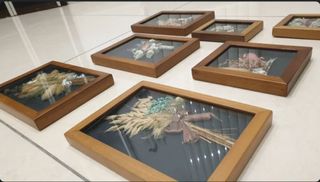 Quadretti con fiori secchi, costruiti a mano