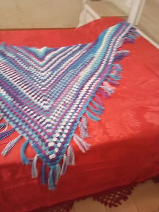 Mantón de manila de croche