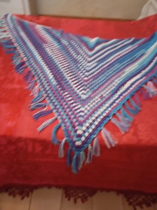 Mantón de manila de croche