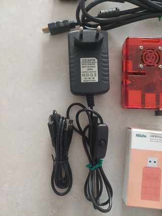 Raspberry 3b+ y accesorios