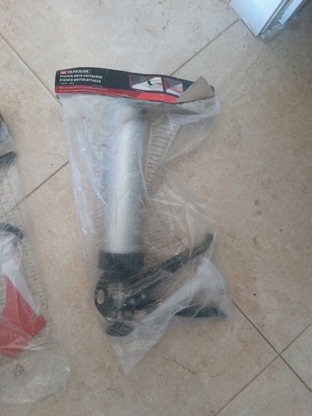 Pistola para cartuchos de silicona