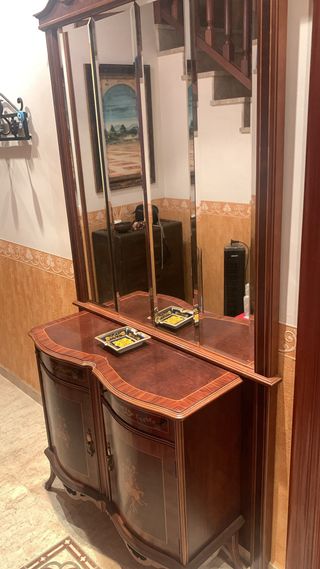 Recibidor de madera con cristal