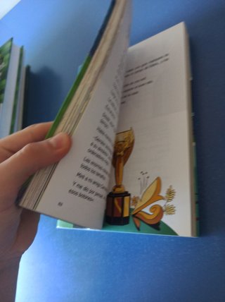 Los Futbolísimos 9: El misterio de la lluvia de meteoritos (Spanish Edition)