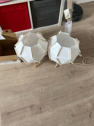 dos lamparas de mesita de noche de ikea