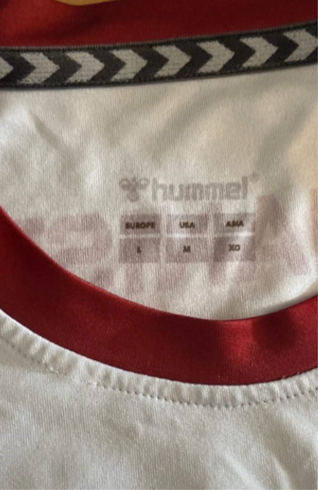 Camiseta deporte hummel