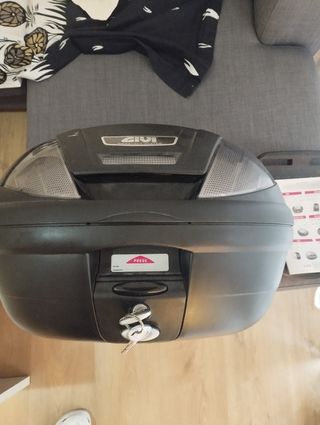 Baul moto Givi 39lt.