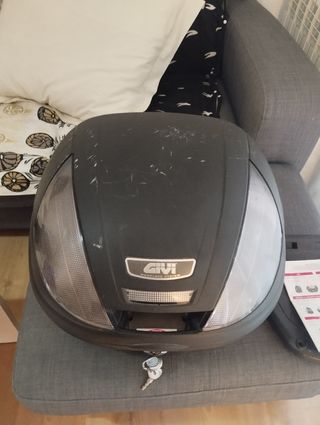 Baul moto Givi 39lt.