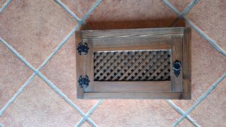 Puerta/trampilla ventilacion de madera
