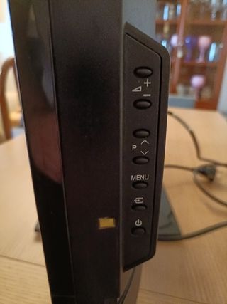 TV Sharp LCD 32" Como nueva