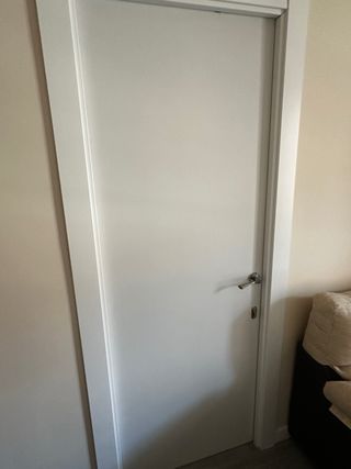 PUERTAS MACIZAS LACADAS EN BLANCO