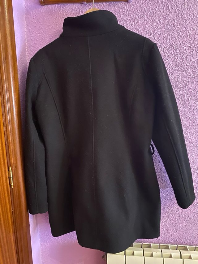 Abrigo largo con cuello