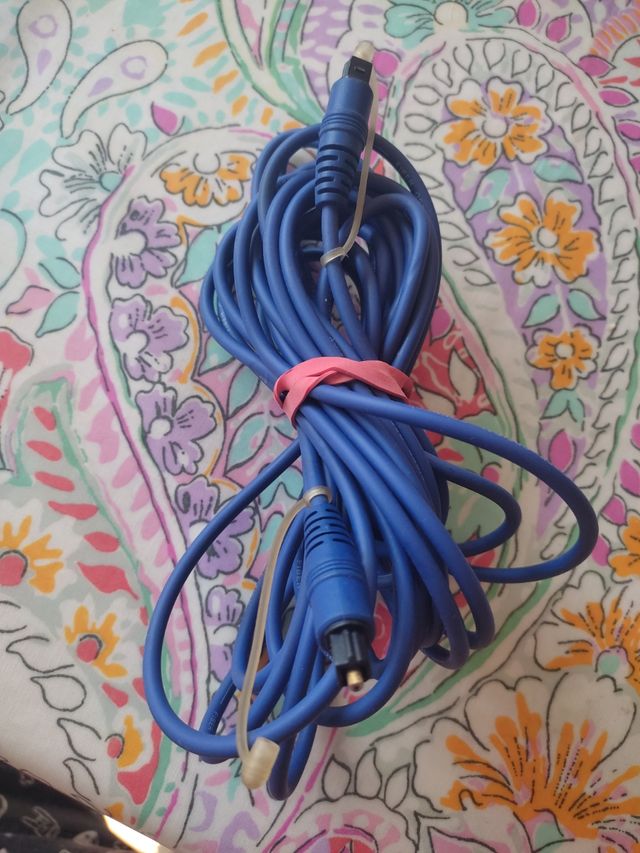 CABLE DE FIBRA ÓPTICA.