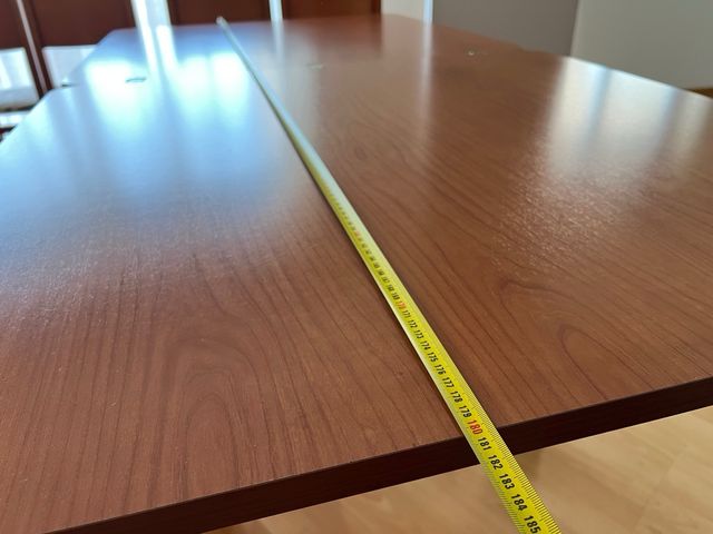 Mesa extensible y sillas