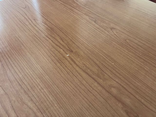 Mesa extensible y sillas