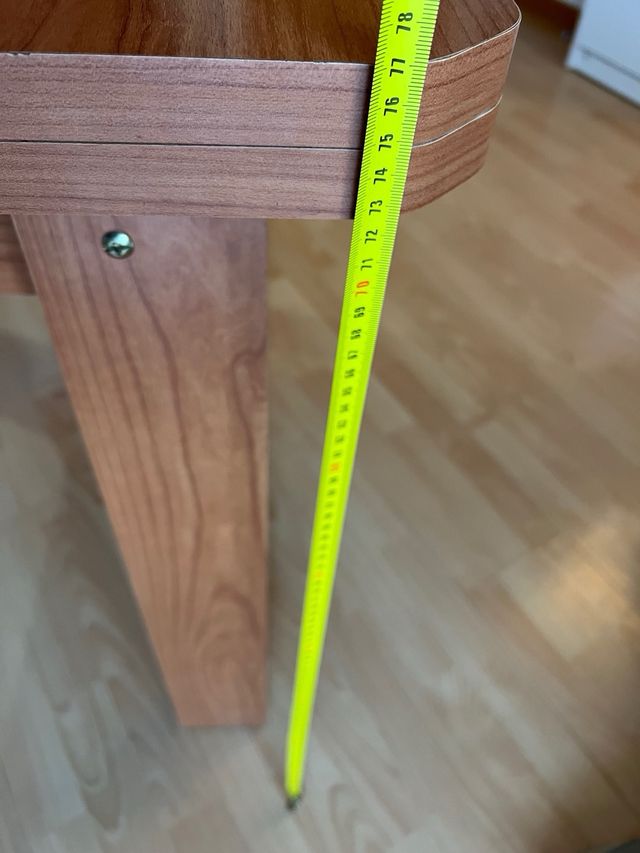 Mesa extensible y sillas