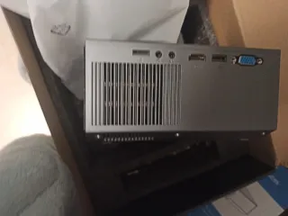 Proyector , pantalla, soporte AVESTENAR