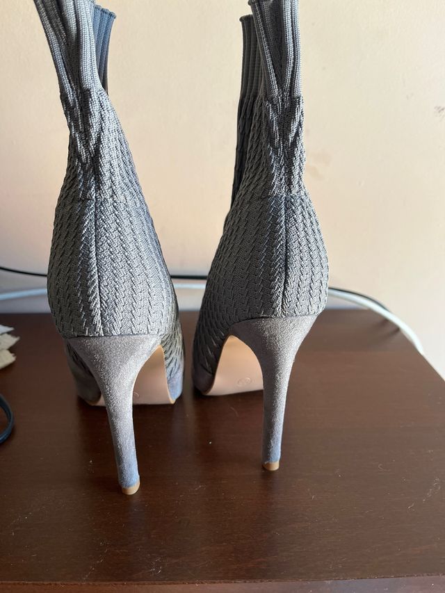 Bota corta tacones talla 35