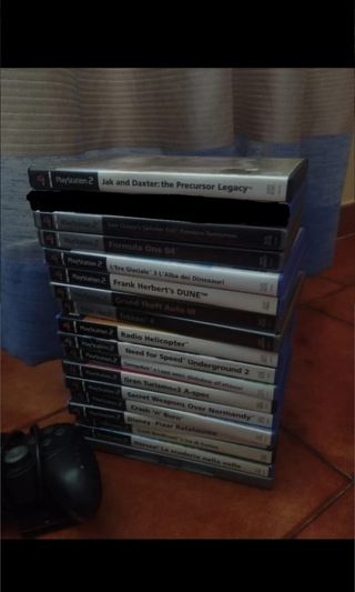 PlayStation 2 più un controller e gioch