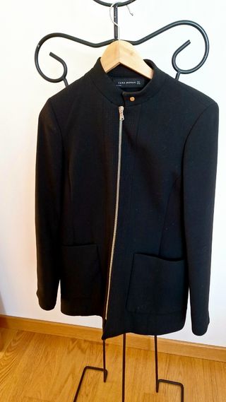 Levita negra Zara talla S