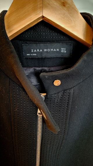 Levita negra Zara talla S