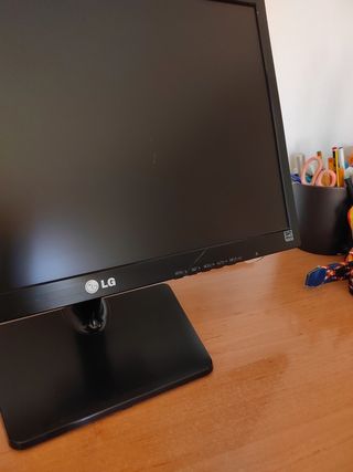 Monitor LG 21.5""