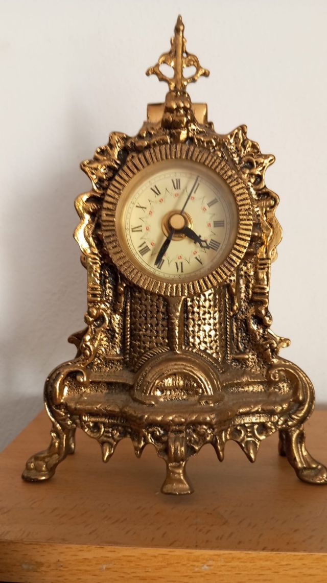 Relojes y candelabros antiguos