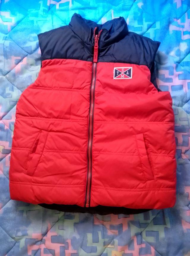 Chaquetón niño reversible sin mangas