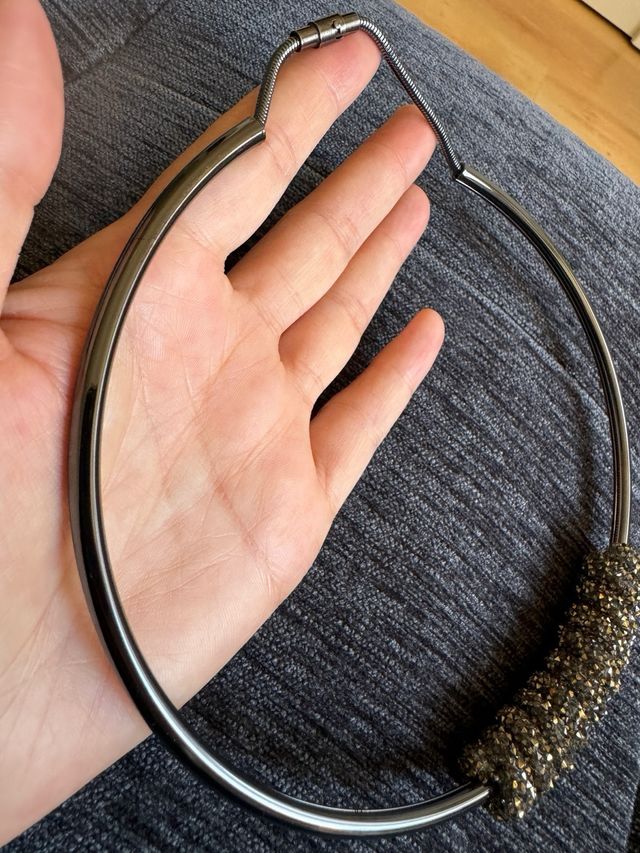 Collar de Adolfo Domínguez