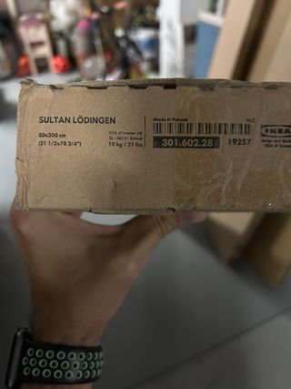 Cama Hemnes Ikea marron con embalaje