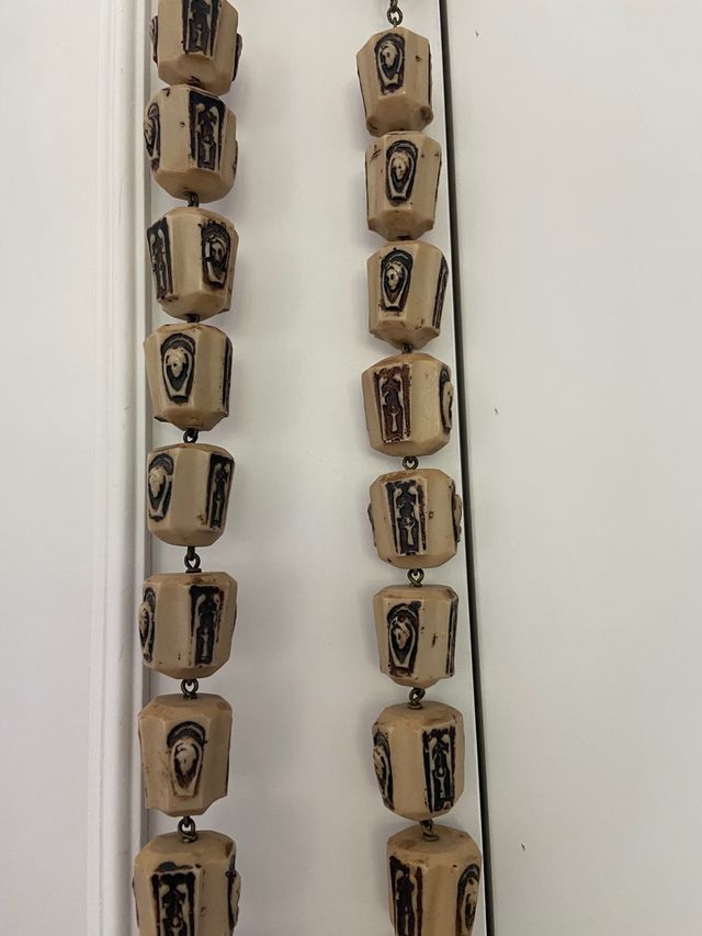 Rosario colgar pared resina antiguo 130cm. 