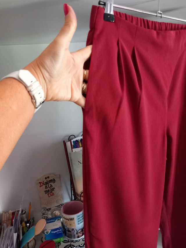 Pantalón granate pinzas