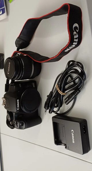 CAMARA CANON EOS 1000D con objetivo EF-S 18-55mm