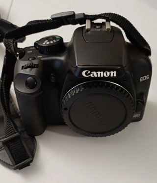 CAMARA CANON EOS 1000D con objetivo EF-S 18-55mm