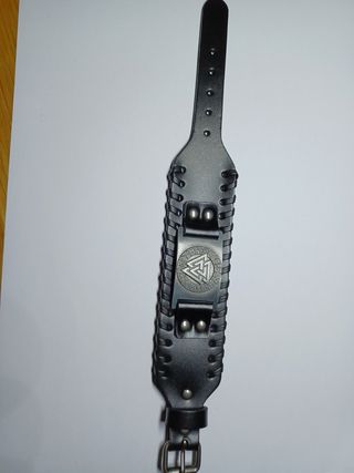 Pulsera vikinga cuero.