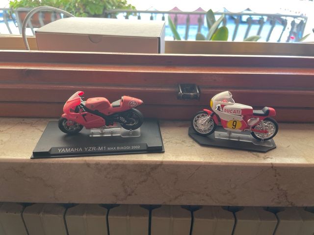 Lotto modellini moto gp